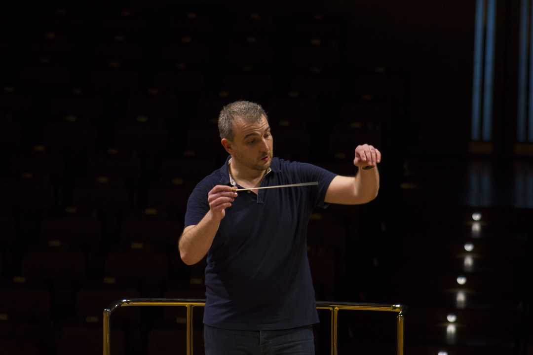 Edmundo Vidal director de orquesta con grandes capacidades musicales